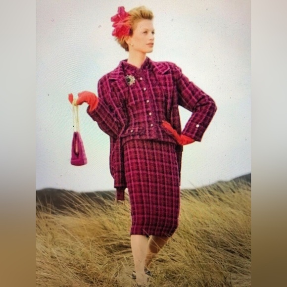 Chanel 1995 Tweed Jacket - Picture 1 of 15